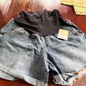 Maternity shorts